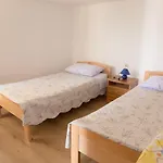 Apartments By The Sea Vis - 8526 Vis