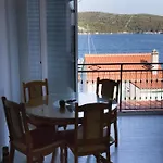 Apartment Apartments By The Sea Vis - 8526