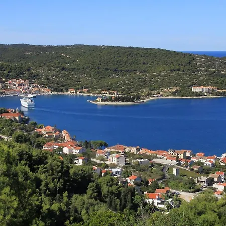 Apartments By The Sea Vis - 8526 Apartment Vis